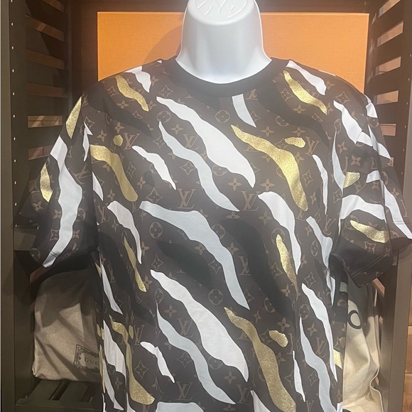 Louis Vuitton Monogram Black White and Gold Tee